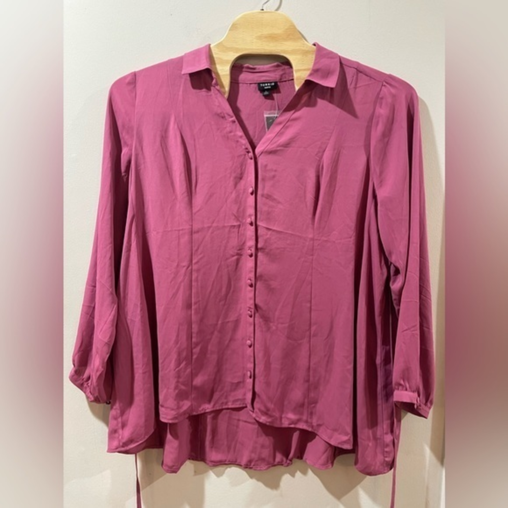 Torrid fuschia hot pink fit and flare‎ back waist tie georgette blouse Size 3